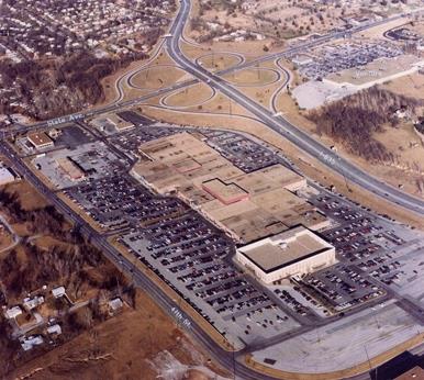 Indian Springs Shopping Center in its heyday in Kansas City, Kan. (File photo)