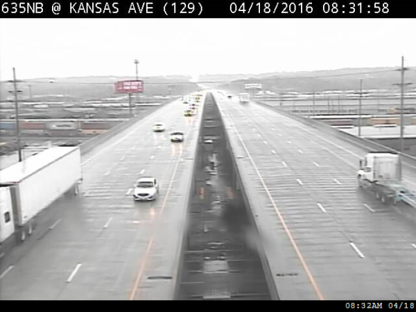 Motorists made their way to work through the rain today on I-635 near Kansas Avenue in Kansas City, Kan. (KC Scout photo)