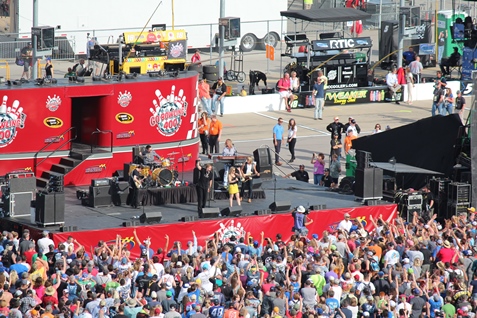 A pre-race concert Saturday night at the Kansas Speedway, Kansas City, Kan. (Fan photo)