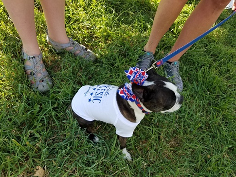 Bella Mikesic made an appearance at the El Centro rally and voter education event Friday evening at Bethany Park, Kansas City, Kan. (Photo by William Crum) 