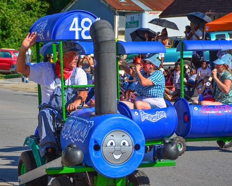 The Waters Family Line, driven by Larry Waters, made an appearance in the Leavenworth Road Parade on Sept. 18. (Photo by Brian Turrel)