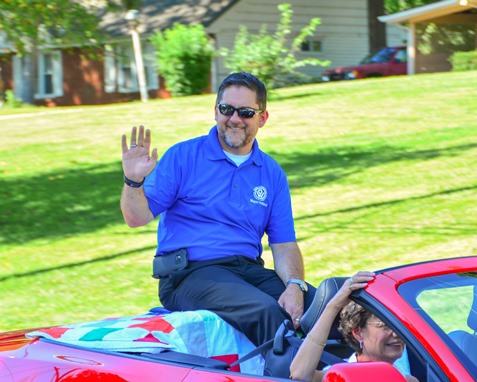 Mark Holland, mayor of Kansas City, Kan., waved to the crowd at the Leavenworth Road Parade on Sept. 18. (Photo by Brian Turrel)