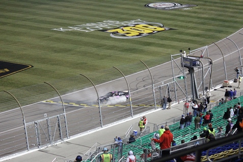 Racing action from Friday night’s ARCA Kansas 150 race at the Kansas Speedway, Kansas City, Kan. (Fan photo) 