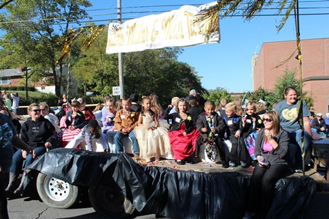 Scenes from the Turner Days Parade on Saturday, Oct. 8, in Kansas City, Kan. Turner Days will continue with a festival, car show and other events on Sunday, Oct. 9, at Steineger Field, near South 58th and Metropolitan. (Photo by Steve Rupert)