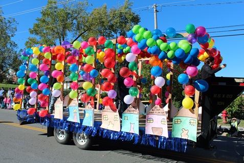 Scenes from the Turner Days Parade on Saturday, Oct. 8, in Kansas City, Kan. Turner Days will continue with a festival, car show and other events on Sunday, Oct. 9, at Steineger Field, near South 58th and Metropolitan. (Photo by Steve Rupert)