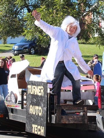 Scenes from the Turner Days Parade on Saturday, Oct. 8, in Kansas City, Kan. Turner Days will continue with a festival, car show and other events on Sunday, Oct. 9, at Steineger Field, near South 58th and Metropolitan. (Photo by Steve Rupert)