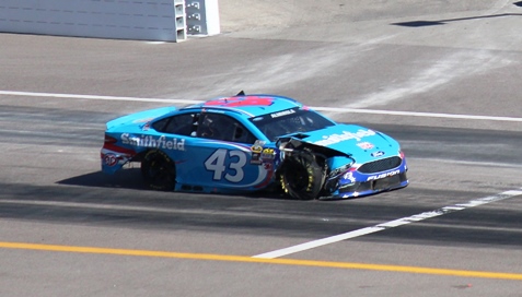 Racing action from Sunday's Hollywood Casino 400 Sprint Cup Series race at Kansas Speedway in Kansas City, Kan. (Fan photo) 