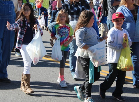 Scenes from the Turner Days Parade on Saturday, Oct. 8, in Kansas City, Kan. Turner Days will continue with a festival, car show and other events on Sunday, Oct. 9, at Steineger Field, near South 58th and Metropolitan. (Photo by Steve Rupert)