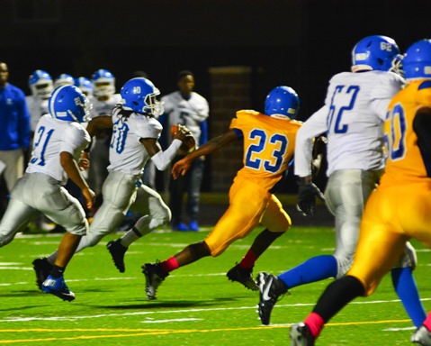 Nahshon Houston ran the ball for a touchdown in the third quarter. (Photo by Brian Turrel)