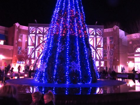 More scenes from the holiday tree lighting ceremony at the Legends Outlets tonight in Kansas City, Kan. (Staff photo by Mary Rupert)