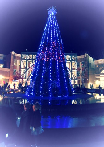 More scenes from the holiday tree lighting ceremony at the Legends Outlets tonight in Kansas City, Kan. (Staff photo by Mary Rupert)